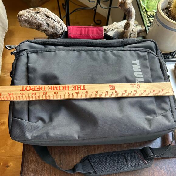 Thule Subterra laptop messenger bag black 16” - Picture 12 of 12